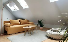 Altavista Mountain Apartment